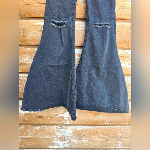 Shyanne Western Cowgirl Black Distressed Flare Bell Bottoms Stretchy Denim Jeans - Picture 11 of 16